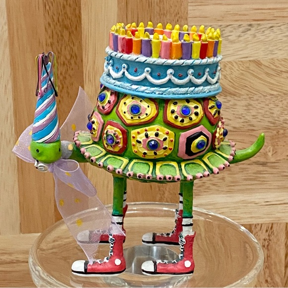 Unique WESTLAND Turtle Red Sneakers Birthday Cake Resin Votive Candle Holder - Picture 6 of 16